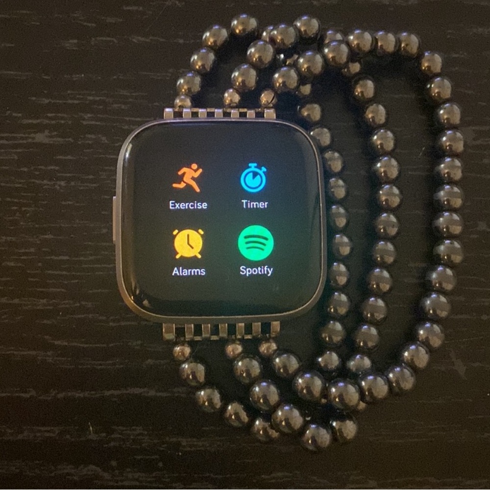Fitbit Versa 2 - Picture 2 of 9